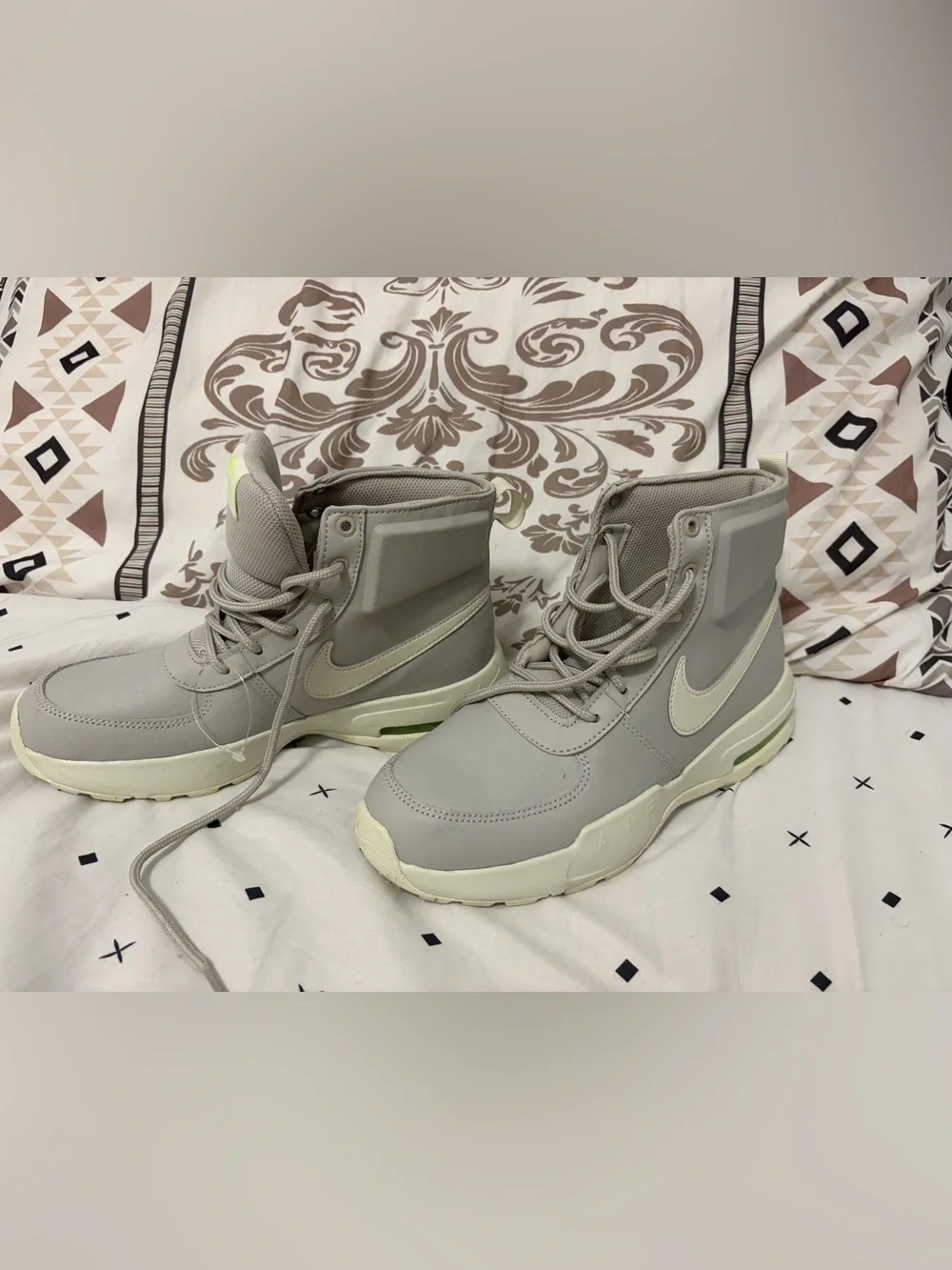 Nike Air Max Goaterra 2.0 GS Boots Gray DC9515-002 Size 7Y NEW